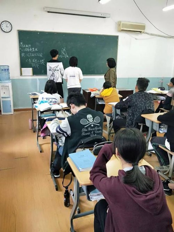 中考失利怎么办？上海初中复读申请流程全攻略（含材料清单）